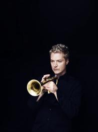 Chris Botti a hit at Vuitton salon