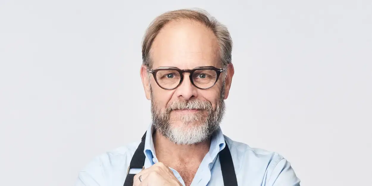 Alton Brown Reveals Final U.S. Tour to More Than 60 Cities  Image