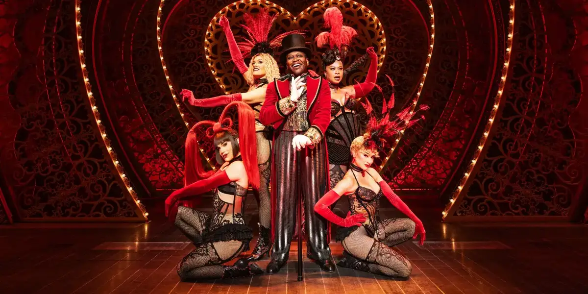 https://www.broadwayworld.com/ezoimgfmt/cloudimages.broadwayworld.com/columnpiccloud/Celebrate-the-Holiday-Season-at-Moulin-Rouge-The-Musical-with-Exciting-Prizes-to-Be-Won--1701366428.jpg?ezimgfmt=ng%3Awebp%2Fngcb36%2Frs%3Adevice%2Frscb37-2