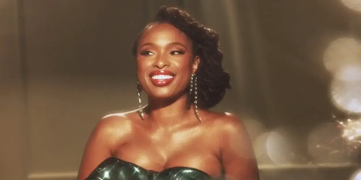 Jennifer Hudson Releases First Holiday Album 'The Gift of Love'  Image