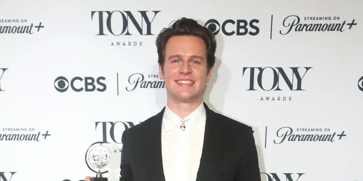 Jonathan Groff Joins Ballet Series ÉTOILE in Guest Star Role  Image