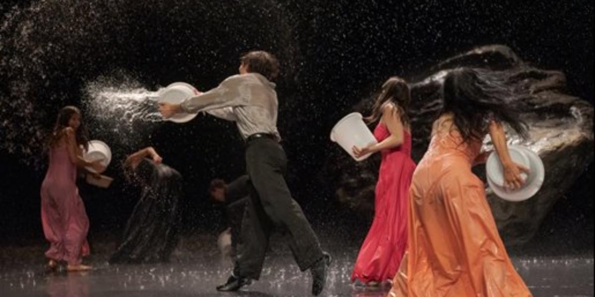 Pina Bausch's VOLLMOND Comes to Sadler's Wells Theatre  Image