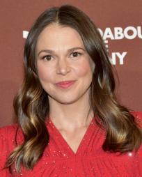 Sutton Foster Headshot