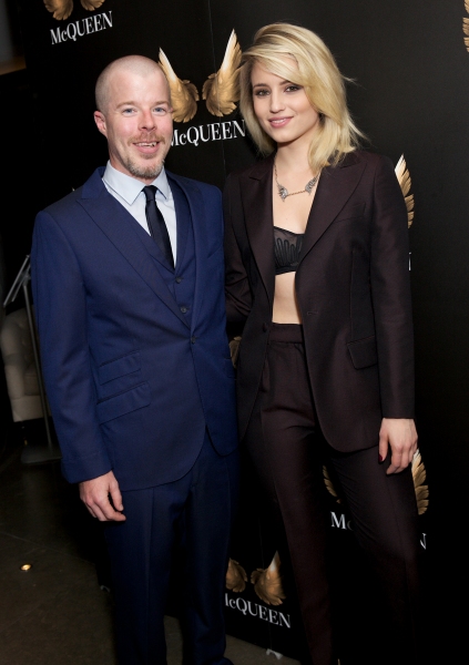 Photos McQUEEN Starring Stephen Wight and Dianna Agron