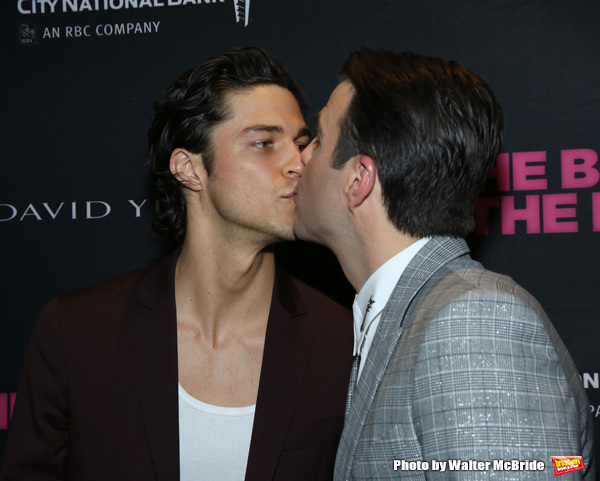 zachary quinto and jonathan groff kiss