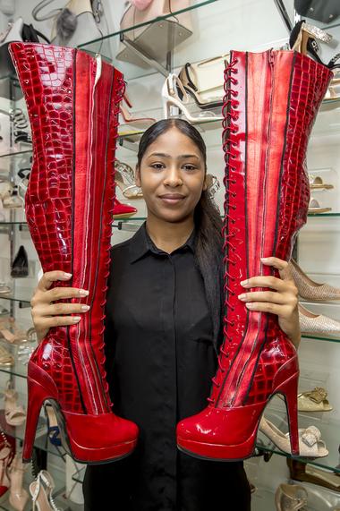 Photos: The Famous KINKY BOOTS Themselves Strut Into Wolverhampton Ahead of  October Opening