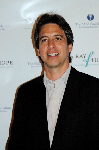 Ray Romano to guest star on The Middle - CBS News