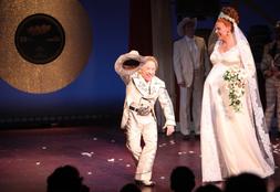 leslie jordan wedding dress